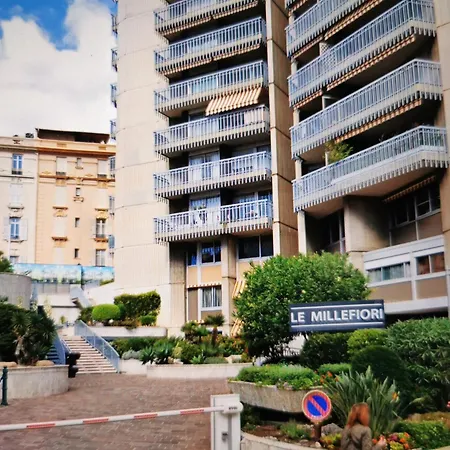 Magnifique Et Tres Confortable Nocleg ze śniadaniem Monte Carlo